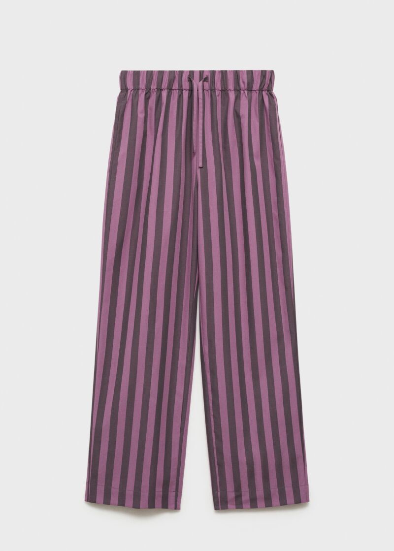 Pantalones de rayas.