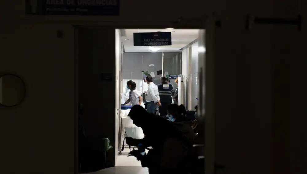 Funcionamiento de un hospital debido al apagón en la ciudad de Albacete, a 28 de abril de 2025, en Albacete, Castilla-La Mancha (España).