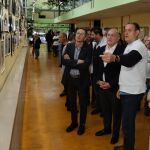 Carnero junto a Vadillo y Mayte Martínez, entre otros, en la inauguración de la exposición
