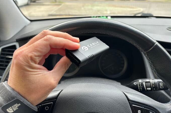 Carly OBD para una rápida diagnosis de vehículos