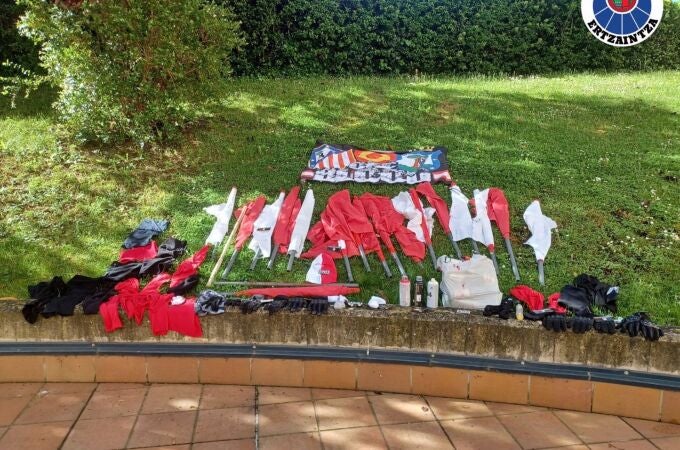 AMP.- Identificados y devueltos a Madrid 118 ultras del Atlético tras lanzar objetos y mobiliario de un bar en Vitoria