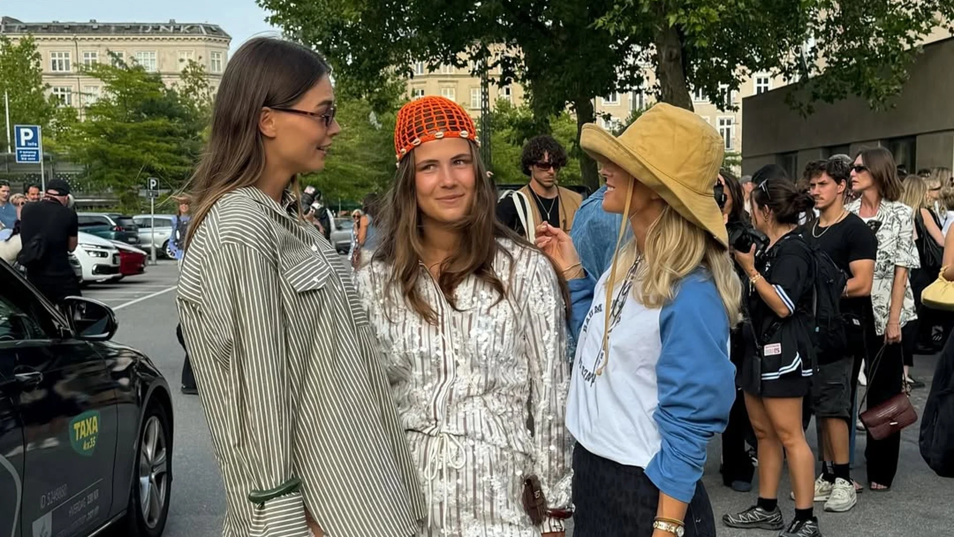 Influencers con looks en tendencia en la Semana de la Moda de Copenhague.