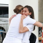 Queen Letizia meets with Princess Leonor during stopover of training ship in Panama
