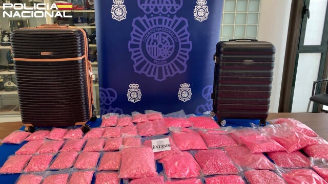 Detenido un joven al intentar colar en Ibiza 50 kilos de éxtasis en dos maletas