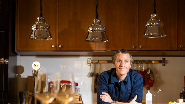 El cocinero Enrique Valentí en el restaurante Caja de Cerillas.