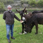 Luis Cantera, un criador palentino apasionado lucha por salvar una raza en peligro de extinción, ofreciendo paseos, naturaleza y una lección de amor por los animales