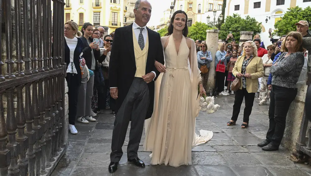 Pepa Astolfi y Lorenzo Morejón, la boda de alto copete que abre el paso a la Feria de Abril