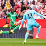 Diomande perdonó ante Nyland en un contragolpe claro al final del partido