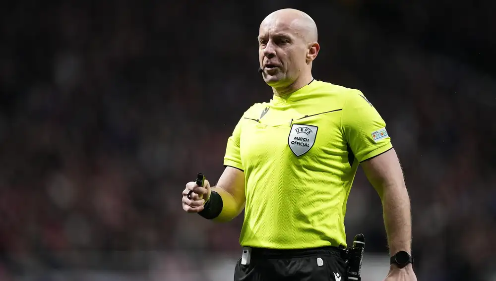 Fútbol/Champions.- El polaco Szymon Marciniak arbitrará el Inter-Barça