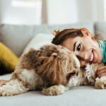Esta es la mejor forma de afrontar la pérdida de tu mascota, según una experta