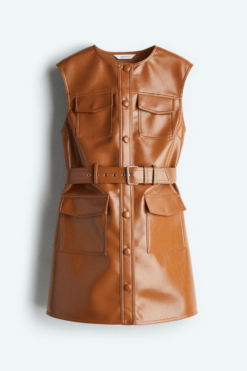 Vestido cargo revestido.