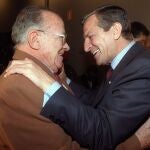 Adolfo Suárez y Santiago Carrillo, dos políticos que tendieron puentes en su día