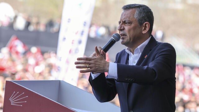 Özgur Özel, presidente del Partido Republicano del Pueblo (CHP)