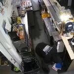 Un momento de uno de los robos en una gasolinera.