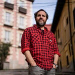 Entrevista a Fernando Navarro por su novela Crisálida