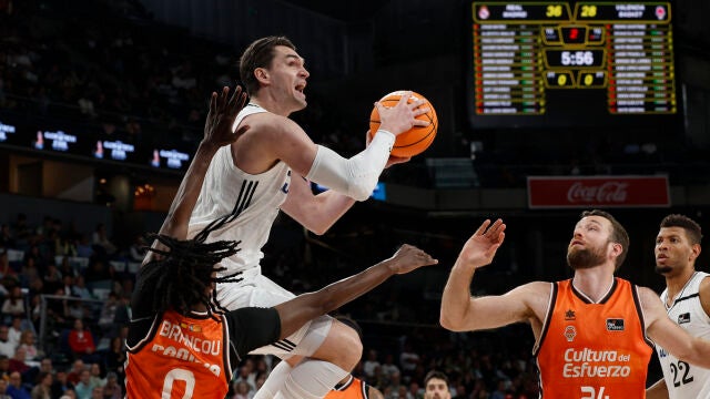 Hezonja vuela en busca de dos puntos ante Badio