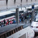 Un robo de cables provoca retrasos en los trenes de alta velocidad Madrid-Sevilla