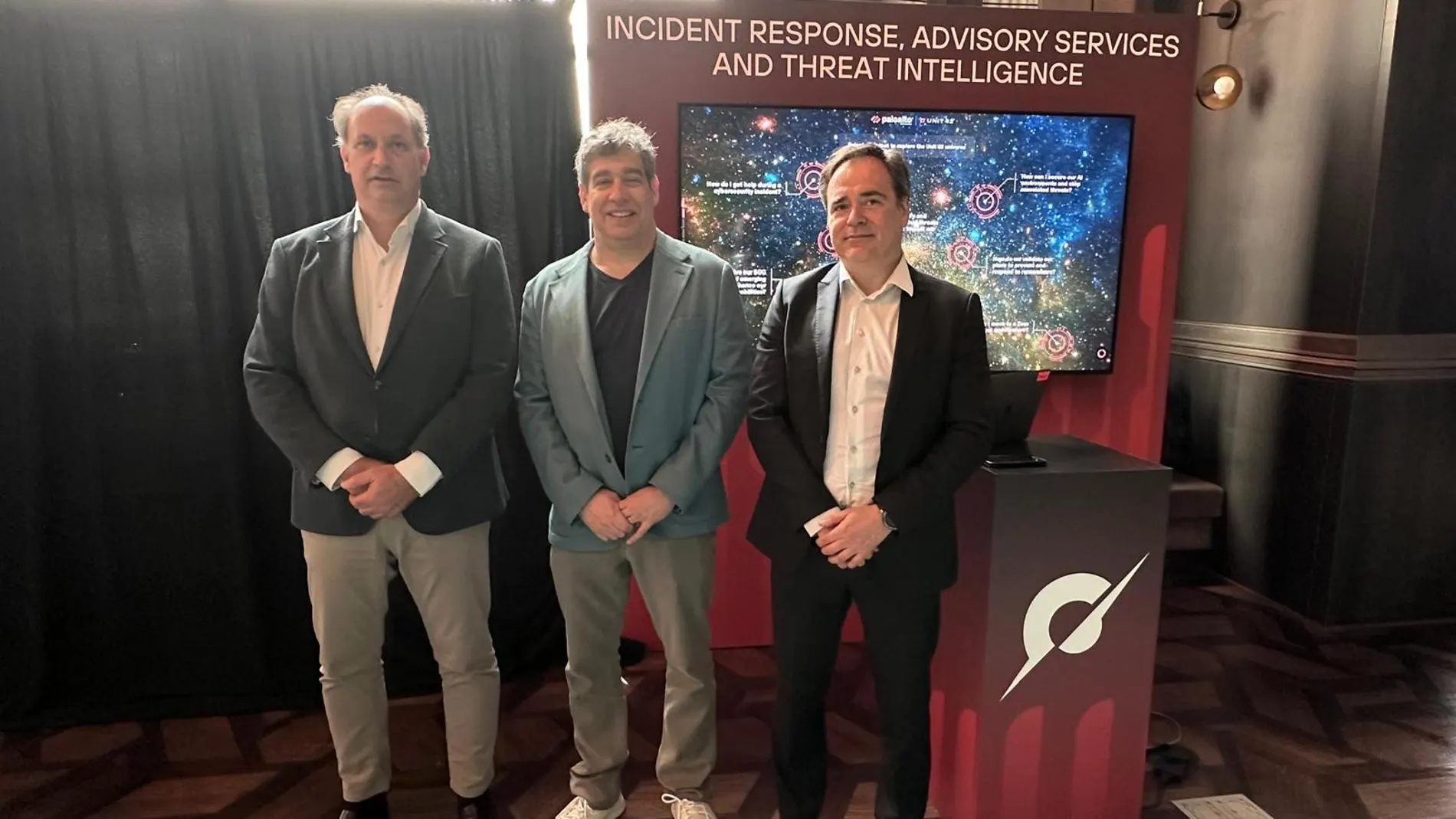 López Valverde con el fundador y director de Tecnología de Palo Alto Networks, Nir Zuk, y consejero delegado de la Agencia de Ciberseguridad, Alejandro de las Heras