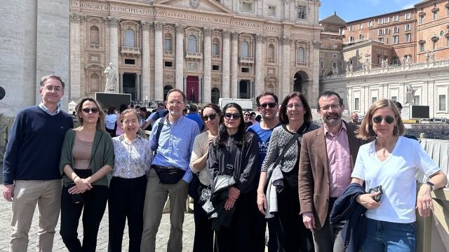 Alberto Núñez SJ, Gisela Guevara, Janette Martell, Pep Maria SJ, Nuria Renart, Maika Valencia, Teodor Mellen, Olga Plaza, Ramón García y Cristina Gimenez. Profesores y Jesuitas de ESADE