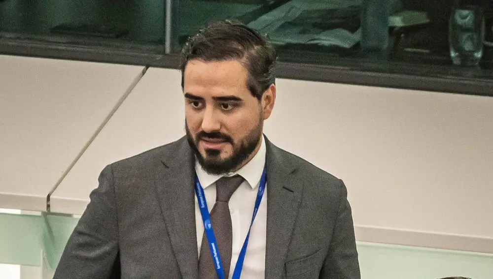 Alvise Pérez en su escaño del Parlamento Europeo