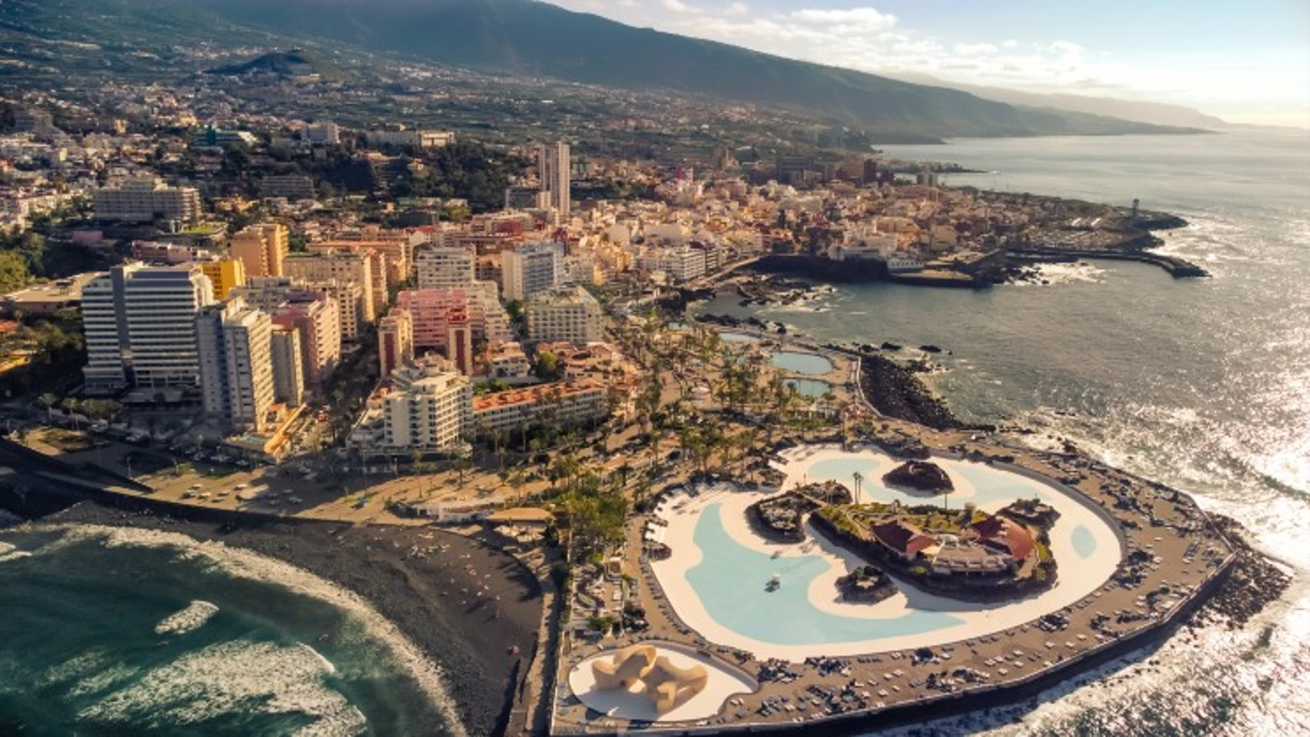 El turismo en Canarias rompe récords con el mejor mes y trimestre de su historia