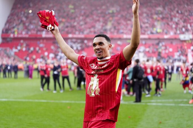 Oficial: Alexander-Arnold ficha por el Real Madrid y jugará el Mundial de Clubes