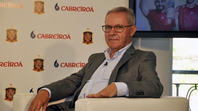 AMP.- Muere el periodista José Ángel de la Casa, la voz del fútbol y del histórico 12-1 del España-Malta
