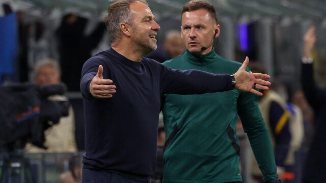 Flick se queja en la banda del Giuseppe Meazza