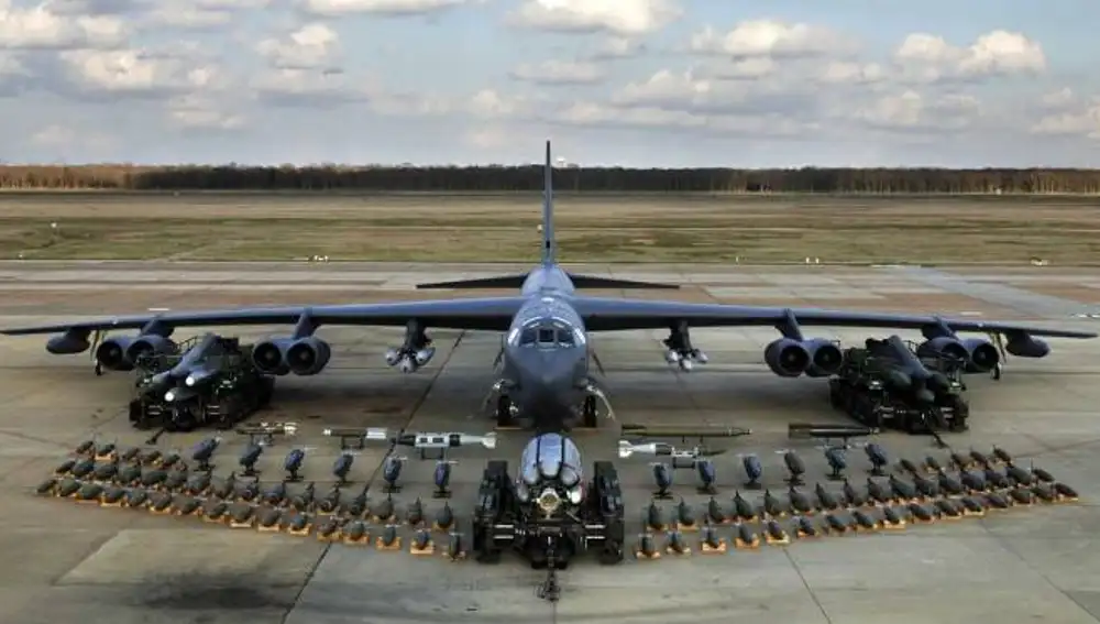 Cómo el bombardero B-52 se convertirá en el primer avión de combate en servicio durante 100 años.