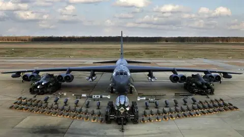 Cómo el bombardero B-52 se convertirá en el primer avión de combate en servicio durante 100 años.
