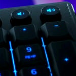 El Razer Ornata V3 tiene teclas multimedia dedicadas con retroiluminación 