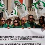 Concentración en León para exigir un Estatuto Marco en Sanidad con mejoras laborales y salariales