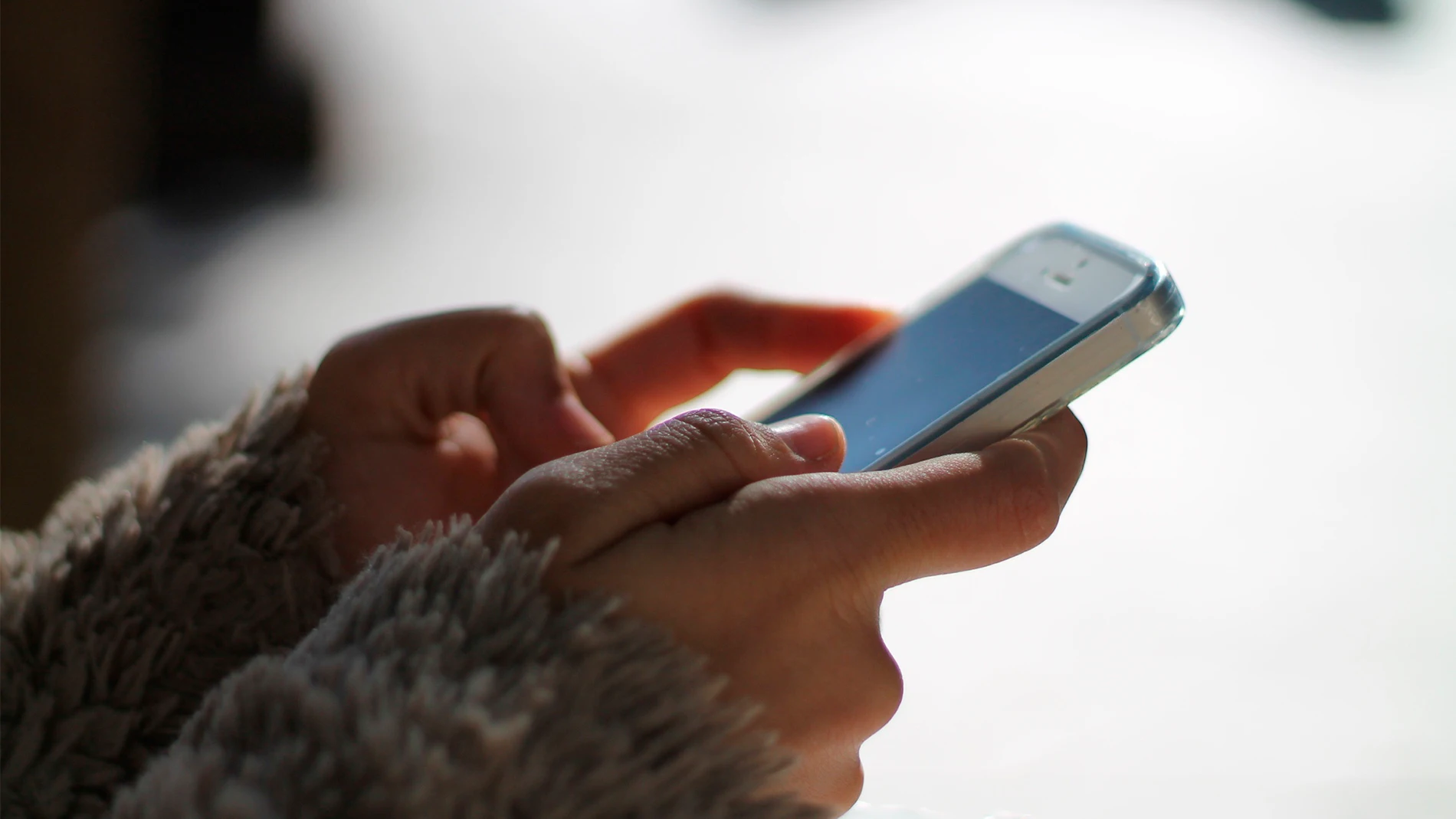 Los mensajes te pueden llegar por cualquier lado, pero son frecuentes por WhatsApp