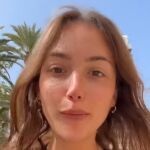 Ornella paseando por España durante su vídeo