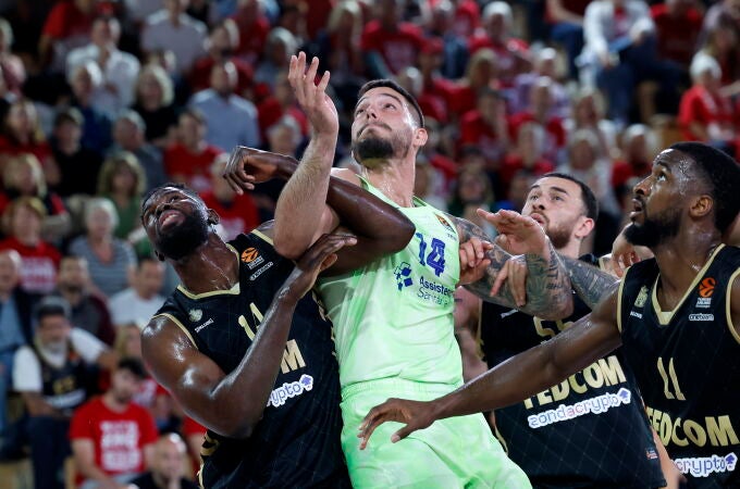 Jaiteh, James y Diallo tratan de frenar a Willy