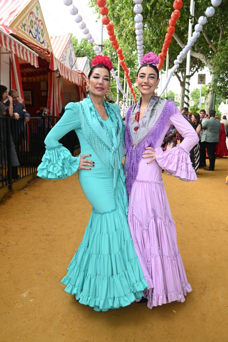 Raquel Revuelta y su hija Claudia