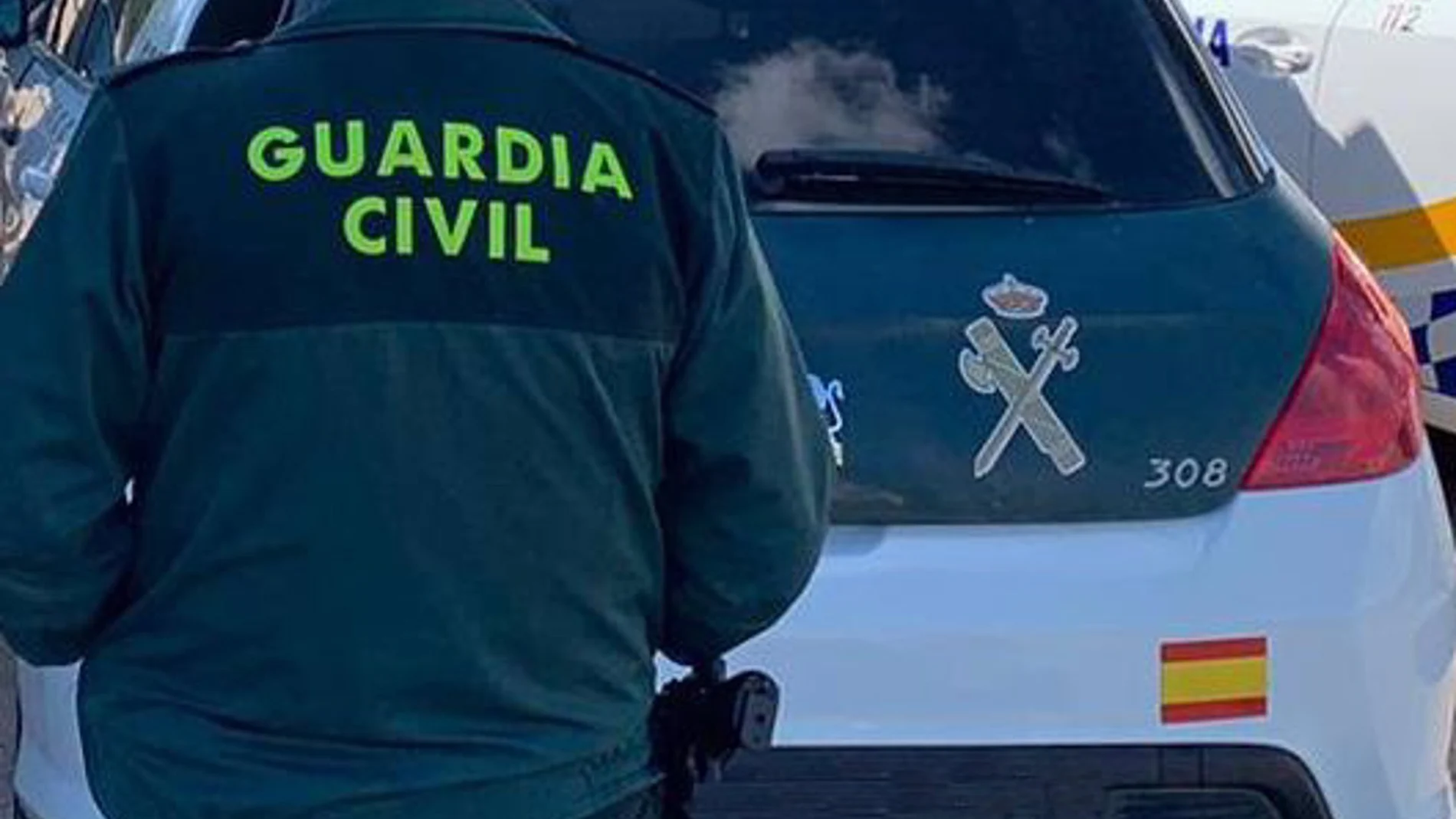 Amplio despliegue, con registros y varios detenidos, en un operativo antidroga en Carballo y A Laracha (La Coruña)