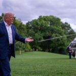 Yemen.- Trump anuncia que EEUU dejará de bombardear Yemen a cambio de que los rebeldes no ataquen barcos