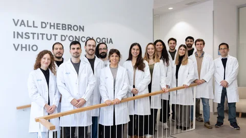 Foto de los investigadores del Grupo de Radiómica del Vall d'Hebron Instituto de Oncología que han desarrollado SALSA