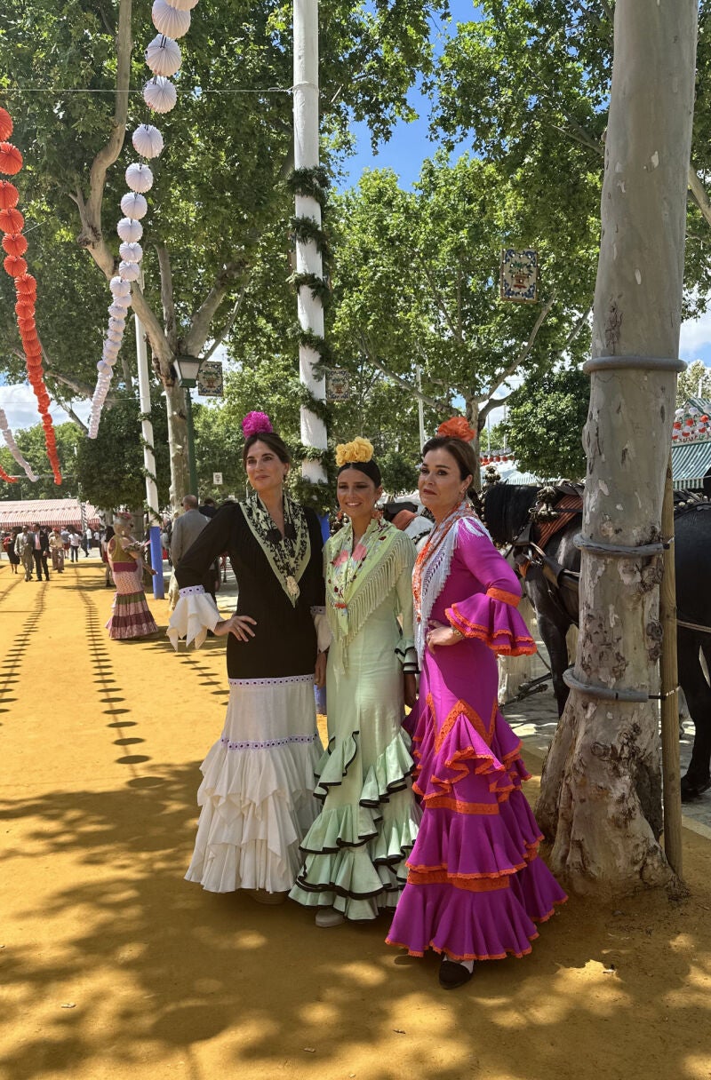 Lourdes Montes y Tana Rivera en la Feria de Abril 2025