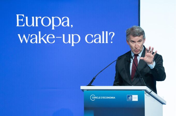 AMP.- Feijóo, tras el apagón eléctrico y el "caos" ferroviario: "En cualquier país europeo hoy habría dimitido alguien"