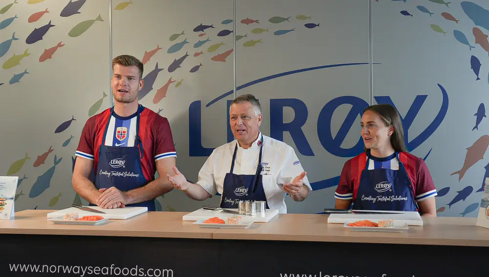 Leroy Spain recibió la visita en su fábrica del delantero del Atlético de Madrid, Alexander Sorloth, y de la centrocampista del equipo femenino de este mismo club, Vilde Bøe Risa, ambos de origen noruego
