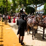 Ambiente del miércoles de Feria de Abril de Sevilla 2025