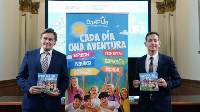 El director de Actividades Sociales de la Fundación Unicaja, Gerardo Lerones, y el responsable de Deportes, Tiempo Libre, Medio Ambiente y Voluntariado, Manuel Dorado, han dado a hoy las novedades de esta temporada.