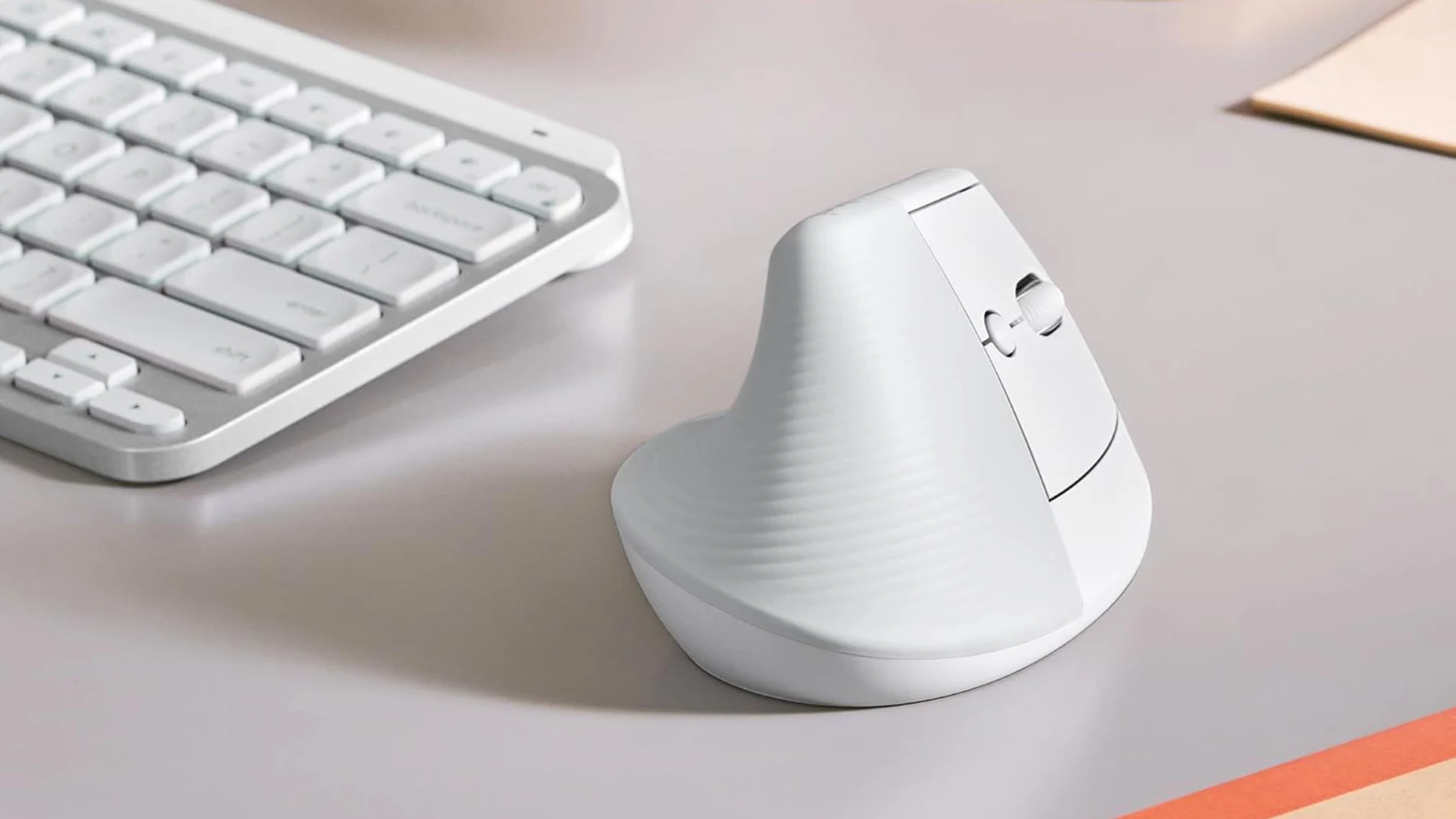 El ratón Logitech Lift tiene cuatro botones personalizables