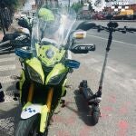 Circula a 80 kilómetros por hora, en un patinete y saltándose los semáforos