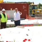 De Vicente visita una obra en una localidad segoviana