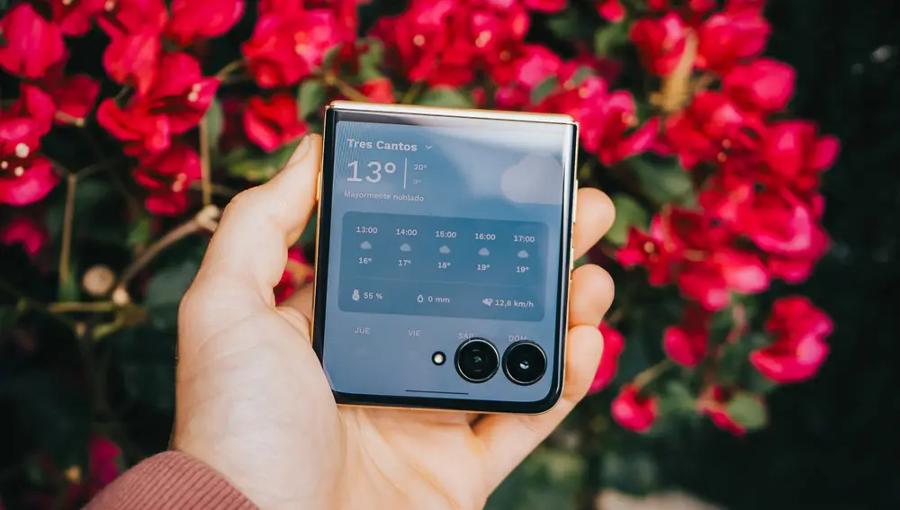 El software de motorola es uno de los que mejor aprovecha la pantalla exterior de sus plegables