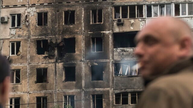 At least two people died and seven people were injured during the overnight Russian attack in Kyiv