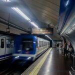 Herido grave un hombre tras ser golpeado por un tren de la línea 2 de Metro de Madrid
